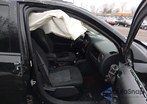 2013 Jeep Compass Latitude z USA, uszkodzony, nr VIN 1C4NJDEB2DD209145